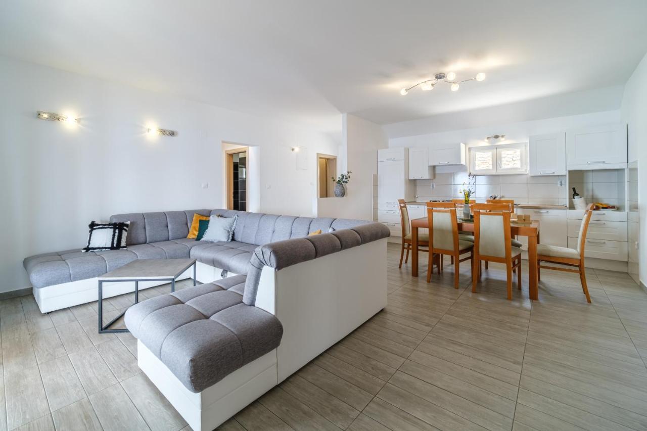 Rooms Plaza Divuje Murvica  Exterior foto